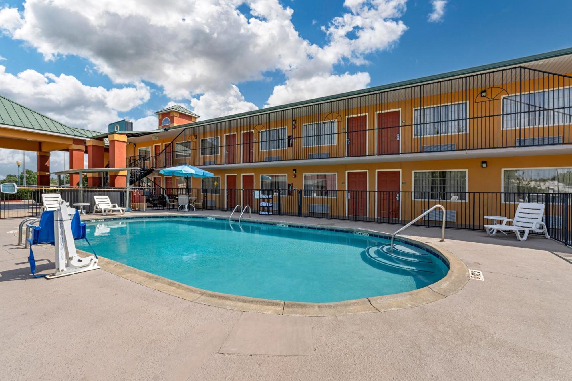 Quality Inn Siloam Springs West Exterior photo